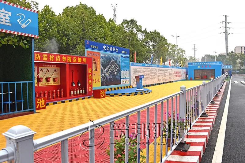 工地隔離護(hù)欄 工地隔離護(hù)欄