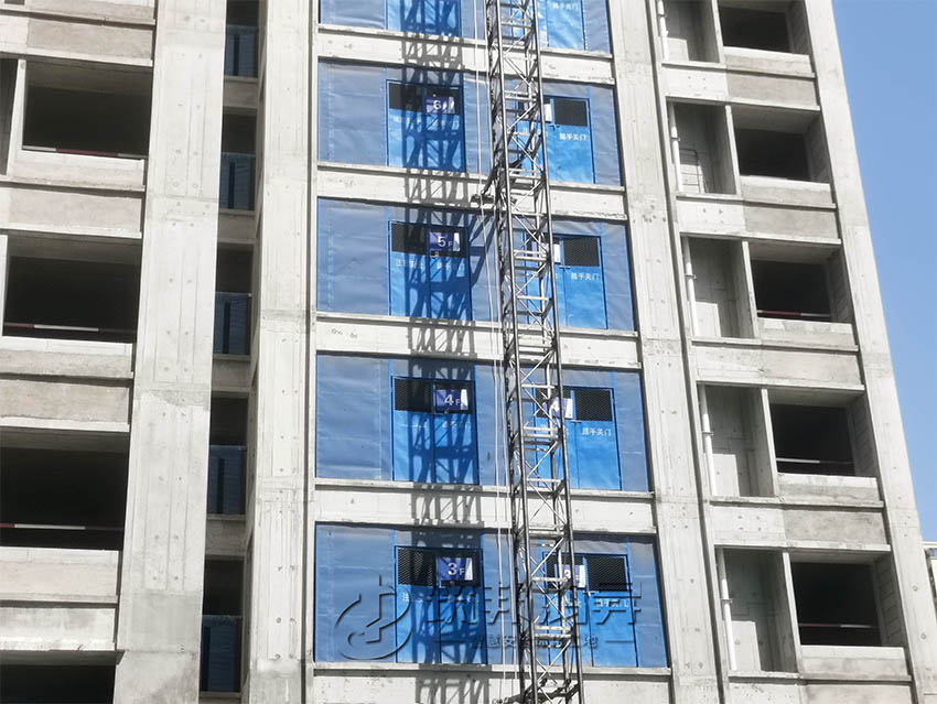 施工電梯樓層立面防護(hù)展示 施工電梯樓層立面防護(hù)展示
