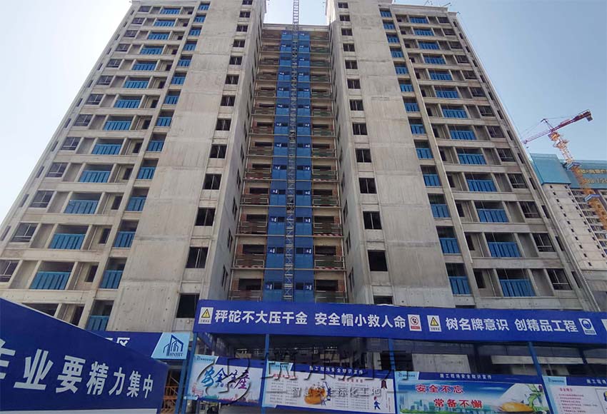 施工電梯防護(hù)棚與施工電梯防護(hù)門(mén)展示 施工電梯防護(hù)棚與施工電梯防護(hù)門(mén)展示